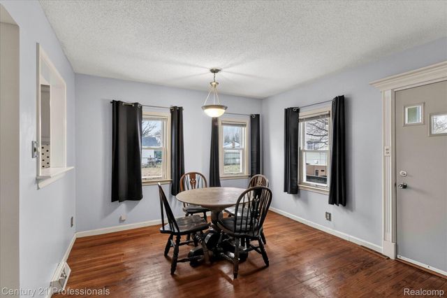 18292 Deering Street, Livonia, MI 48152