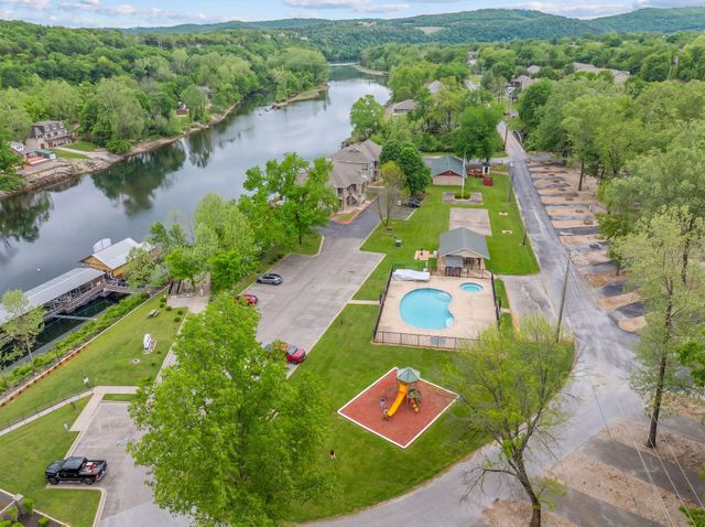 440 Fall Creek Drive 4, Branson, MO 65616