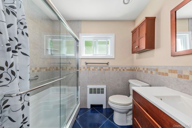 12 Leslie Lane, Massapequa, NY 11758
