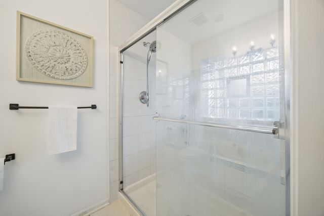 2106 W Erie Street 1E, Chicago, IL 60612