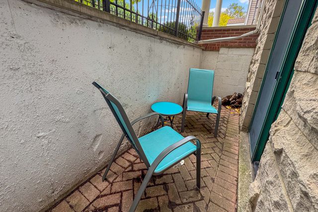 2106 W Erie Street 1E, Chicago, IL 60612