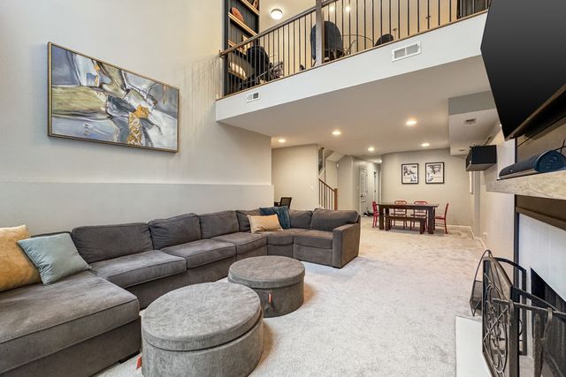 2106 W Erie Street 1E, Chicago, IL 60612