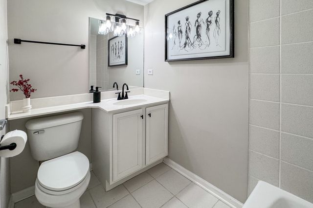 2106 W Erie Street 1E, Chicago, IL 60612