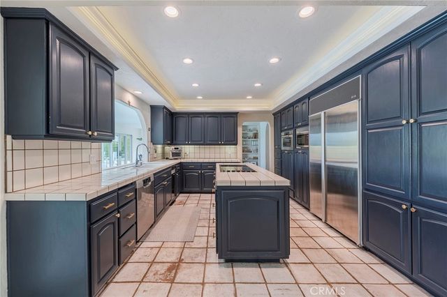 23 Country Meadow Road, Rolling Hills Estates, CA 90274