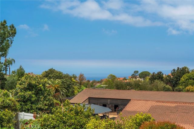 23 Country Meadow Road, Rolling Hills Estates, CA 90274