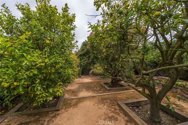 23 Country Meadow Road, Rolling Hills Estates, CA 90274