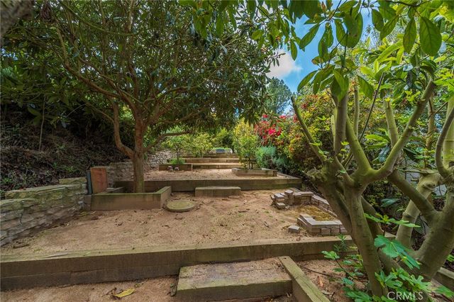 23 Country Meadow Road, Rolling Hills Estates, CA 90274