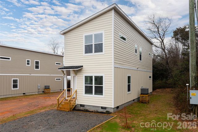 4 Wyndom Lane, Asheville, NC 28805