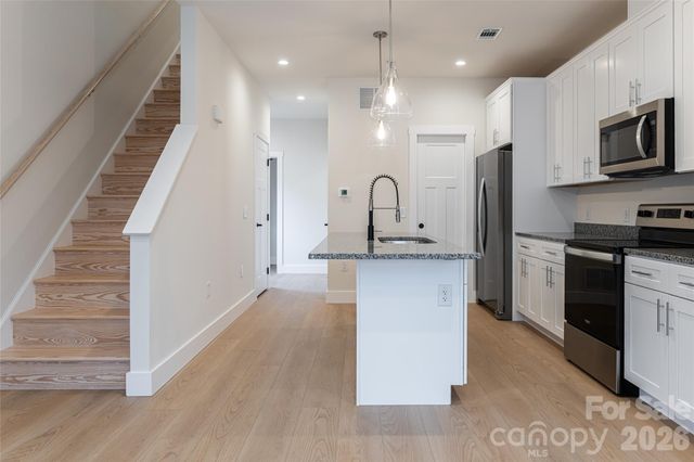 4 Wyndom Lane, Asheville, NC 28805