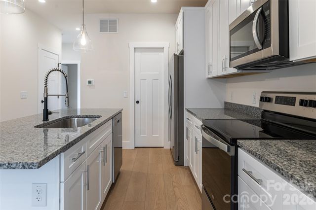 4 Wyndom Lane, Asheville, NC 28805