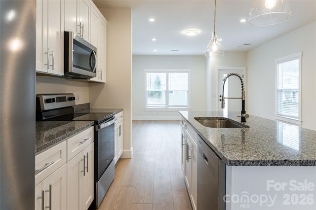 4 Wyndom Lane, Asheville, NC 28805