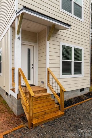 4 Wyndom Lane, Asheville, NC 28805