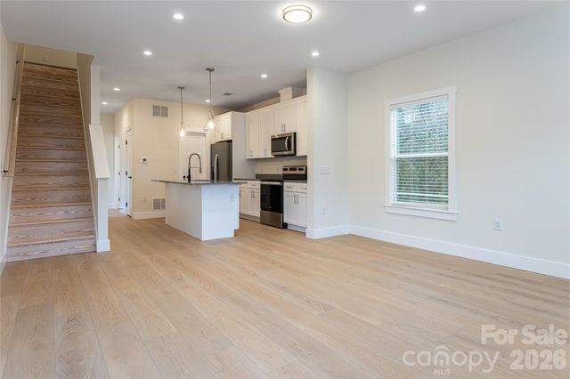 4 Wyndom Lane, Asheville, NC 28805