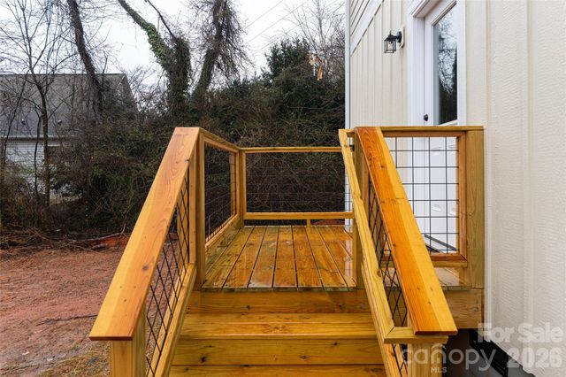 4 Wyndom Lane, Asheville, NC 28805