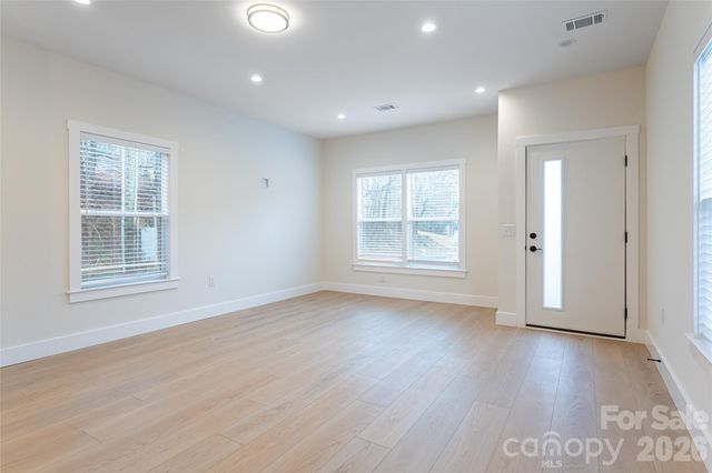 4 Wyndom Lane, Asheville, NC 28805