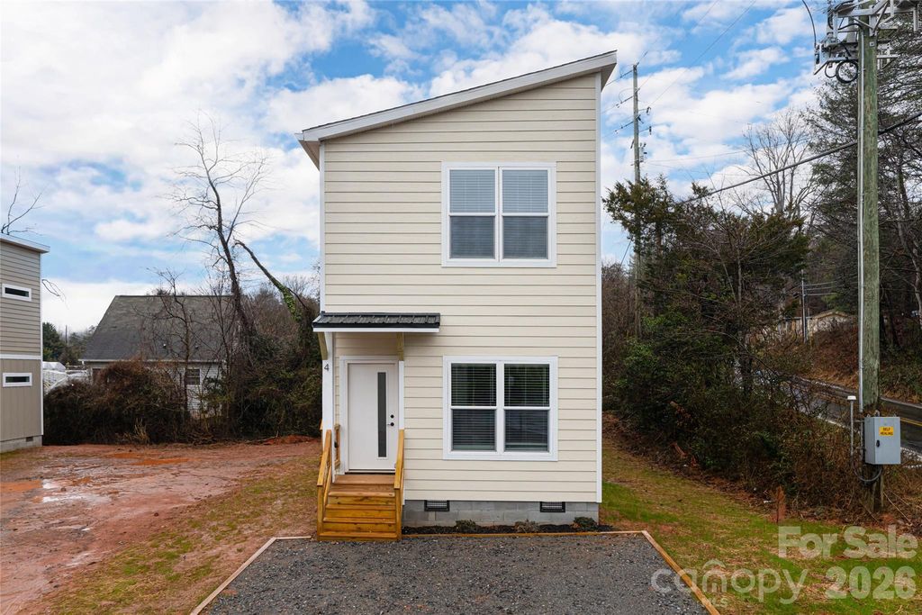 4 Wyndom Lane, Asheville, NC 28805