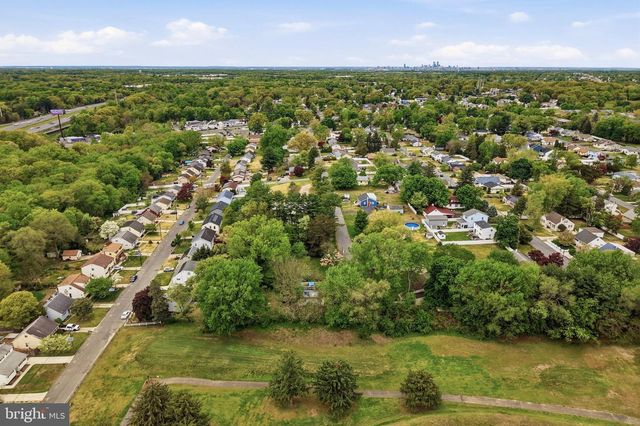 342 EMPIRE AVE, Blackwood, NJ 08012