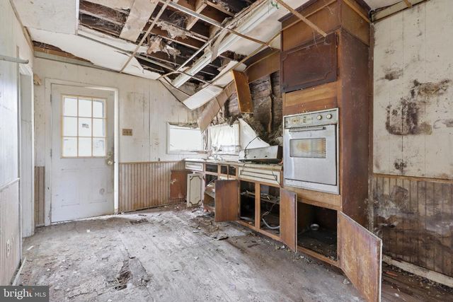 342 EMPIRE AVE, Blackwood, NJ 08012
