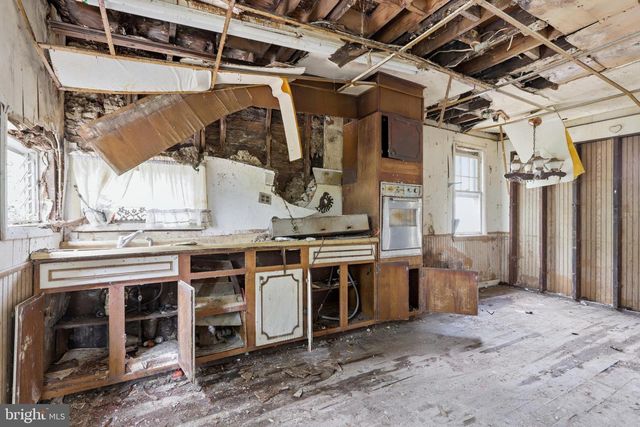 342 EMPIRE AVE, Blackwood, NJ 08012