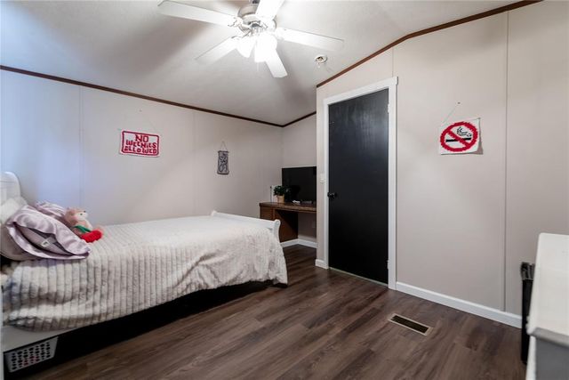 302 N 8th Street, Hammon, OK 73650