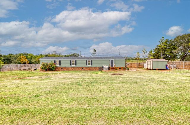 302 N 8th Street, Hammon, OK 73650