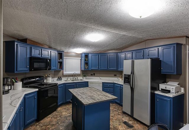 302 N 8th Street, Hammon, OK 73650