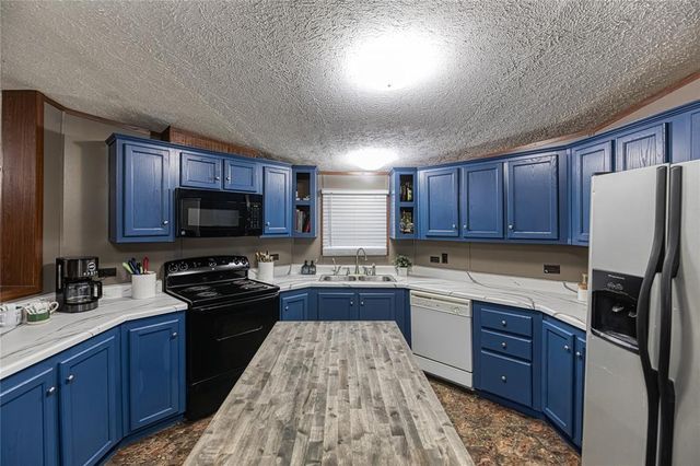 302 N 8th Street, Hammon, OK 73650