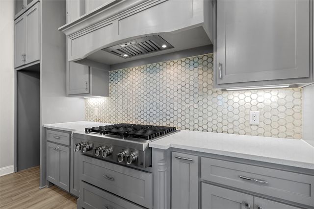 518 Stone Canyon Drive, Mcgregor, TX 76657