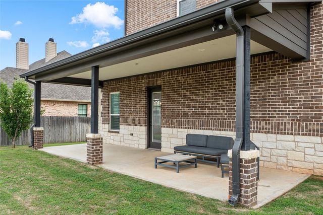 518 Stone Canyon Drive, Mcgregor, TX 76657