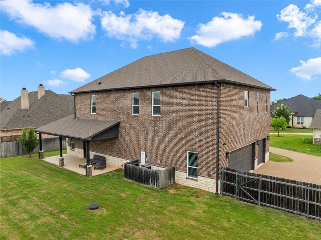518 Stone Canyon Drive, Mcgregor, TX 76657