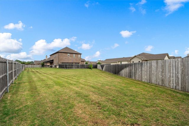518 Stone Canyon Drive, Mcgregor, TX 76657
