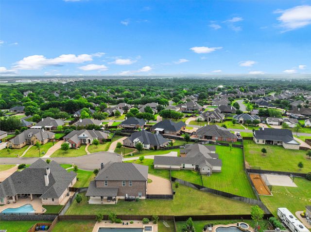 518 Stone Canyon Drive, Mcgregor, TX 76657