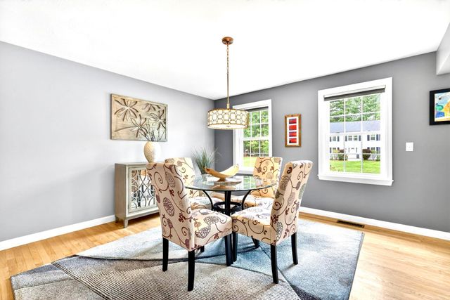 8 Sandstone Drive, Nashua, NH 03063