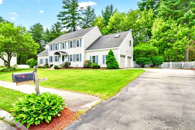 8 Sandstone Drive, Nashua, NH 03063