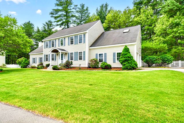 8 Sandstone Drive, Nashua, NH 03063