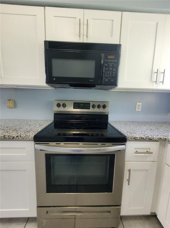 Image 19 of property listing at 5540 MINUTE MAN COURT, Orlando, FL 32821