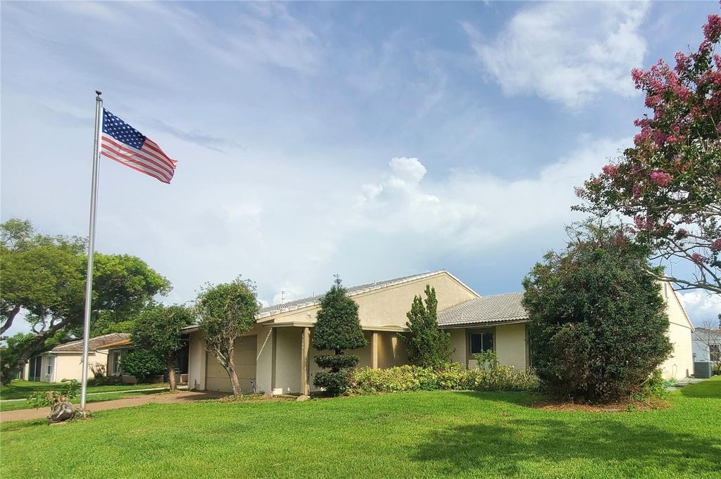 Image 3 of property listing at 5540 MINUTE MAN COURT, Orlando, FL 32821