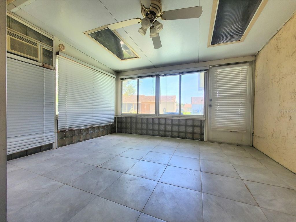 Image 24 of property listing at 5540 MINUTE MAN COURT, Orlando, FL 32821