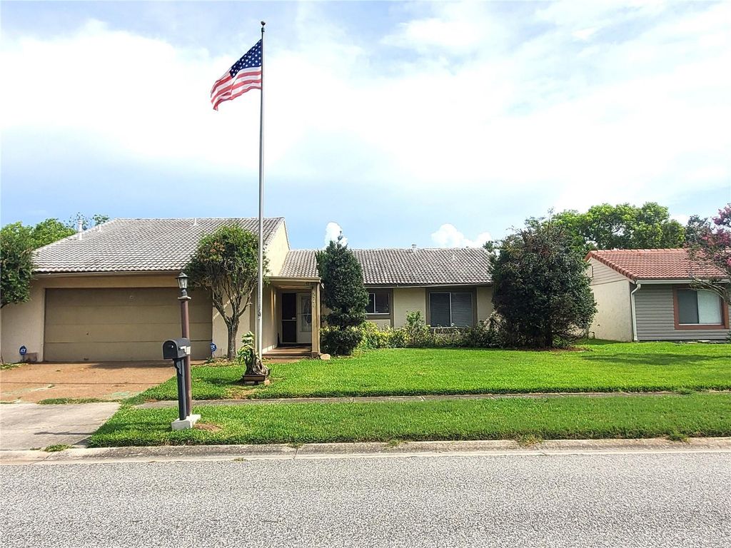 Image 6 of property listing at 5540 MINUTE MAN COURT, Orlando, FL 32821