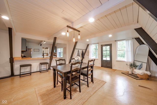 7042 E 1000 N, Pendleton, IN 46064