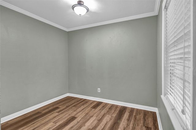 1100 Meadowlane Street, Angleton, TX 77515