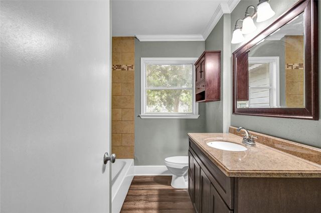 1100 Meadowlane Street, Angleton, TX 77515