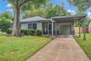 1100 Meadowlane Street, Angleton, TX 77515