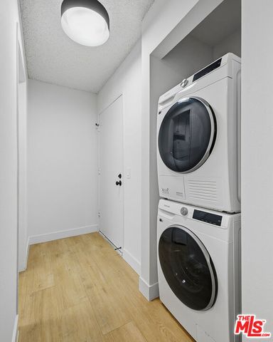1352 S Carmelina Avenue 309, Los Angeles, CA 90025