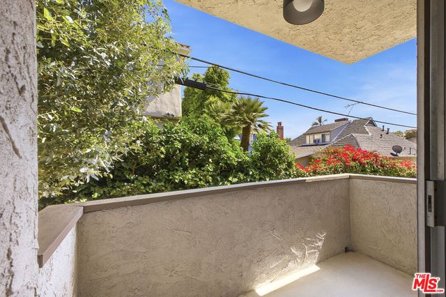 1352 S Carmelina Avenue 309, Los Angeles, CA 90025