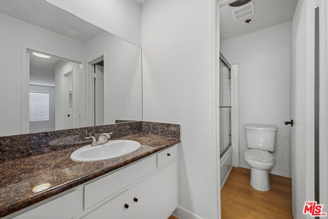 1352 S Carmelina Avenue 309, Los Angeles, CA 90025