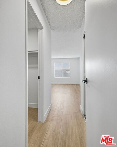 1352 S Carmelina Avenue 309, Los Angeles, CA 90025