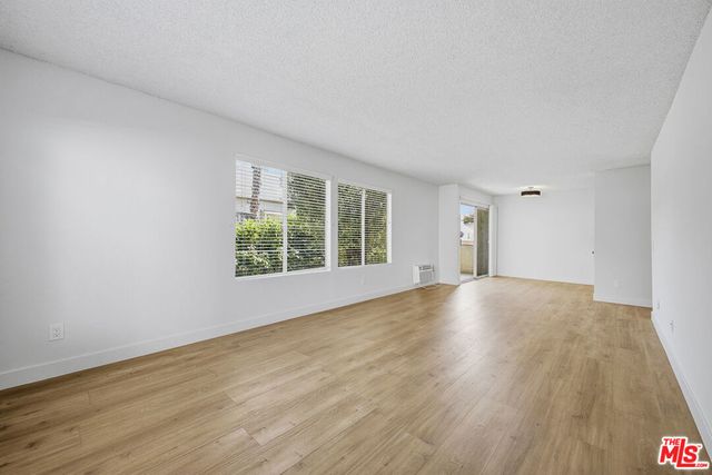 1352 S Carmelina Avenue 309, Los Angeles, CA 90025