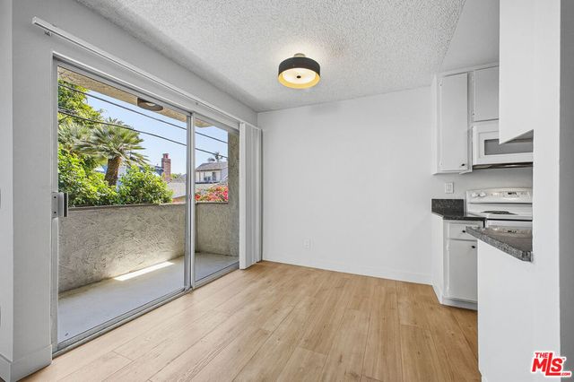1352 S Carmelina Avenue 309, Los Angeles, CA 90025