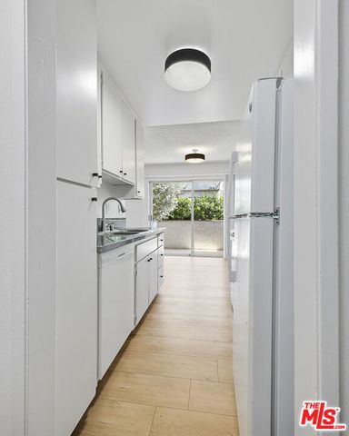 1352 S Carmelina Avenue 309, Los Angeles, CA 90025